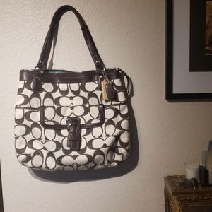 Coach bag Never Been Used No Offers